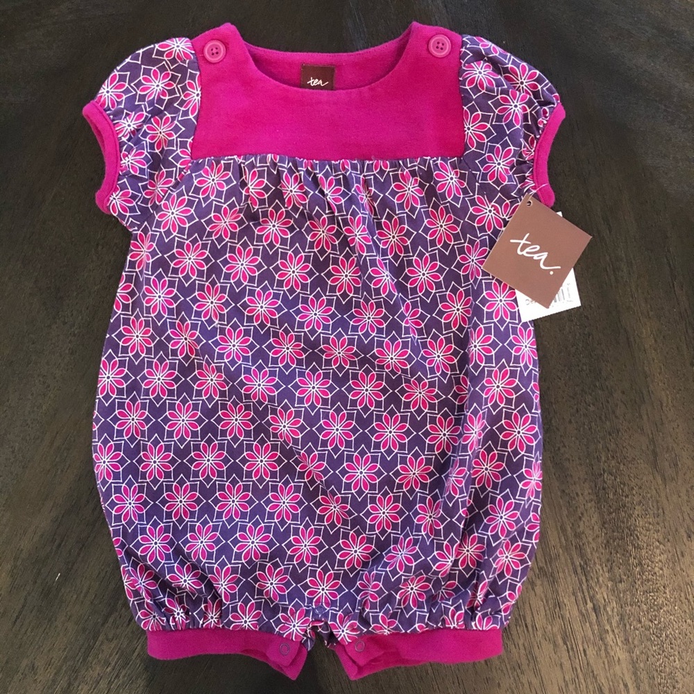 NEW TEA, Baby girl onsie, 6-12 mo.